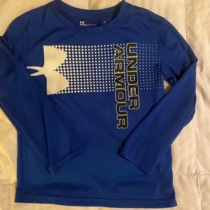 Boys Small Under Armour wicking shirt